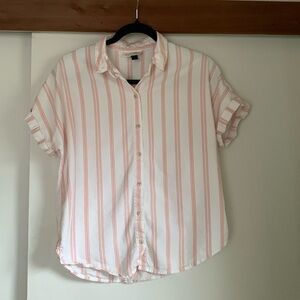 Universal Threads Striped Short Sleeve Button-up Size Small